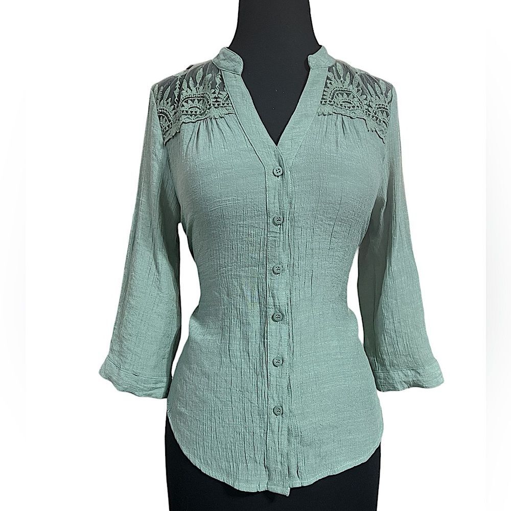 Mine 3/4 Peasant Sleeve Blouse w/ Lace Detail | Women’s S
